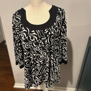Double Take 2x black and white whimsical design top